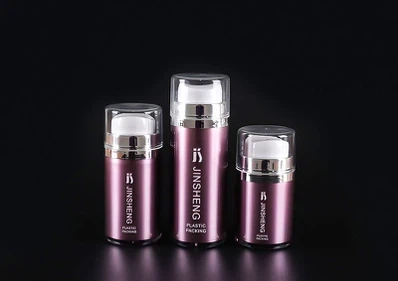 Zlatá luxusní kosmetická láhev pro pumpičku